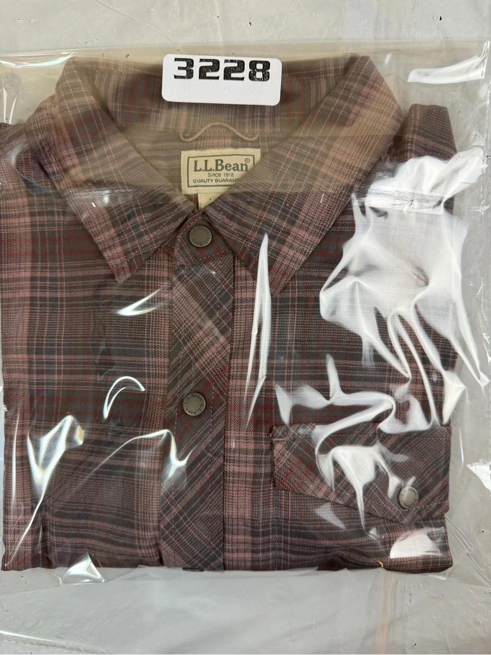 L.L.‎ Bean Men's Plaid Button-Down Shirt in Pink and Gray